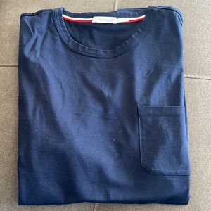 Small side patch tee